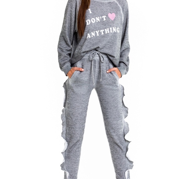 NWT Wildfox ‘ I don’t ❤️anything’ Sweatshirt - Picture 2 of 8